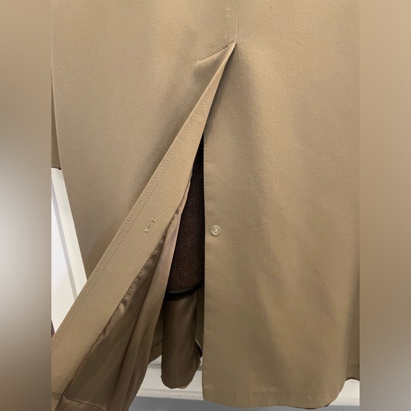 Vintage London Fog trench coat with removable lining - Picture 9 of 16